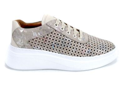 Дамски спортни летни обувки – леки и удобни модели