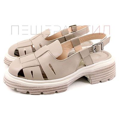 ДАМСКИ САНДАЛИ И ЧЕХЛИ НА НИСКО ХОДИЛО