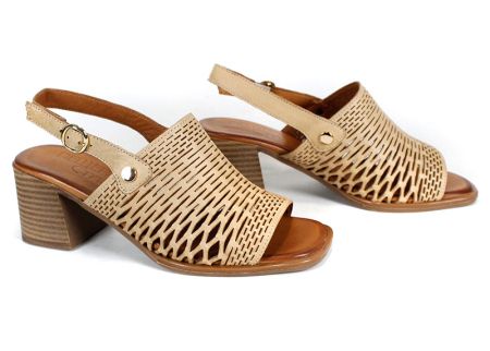 дамски сандали на ток бежови кожа