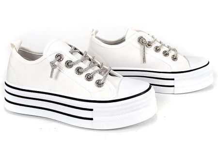 модни бели кецове с бляскави връзки и висока подметка