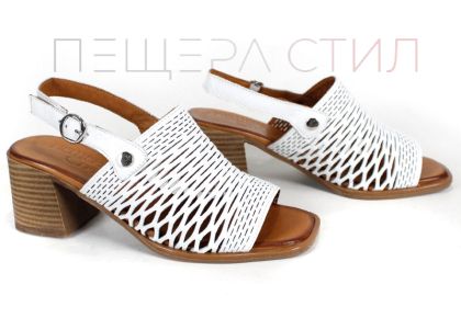 Дамски сандали Solea с мрежеста перфорация и бял цвят – изглед в профил