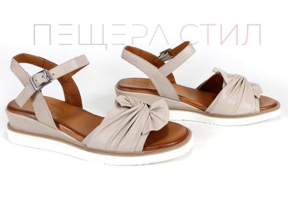 Дамски сандали Amarea от естествена кожа с декоративна панделка – изглед в перспектива