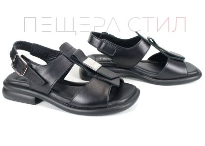 Дамски сандали Ravena Nero от естествена кожа с метален акцент и ниско черно ходило