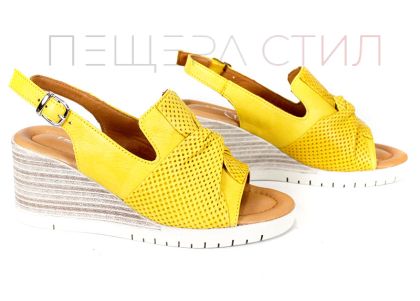Дамски сандали Sole Luminosa от естествена кожа – жълти с перфорирана панделка, на платформа