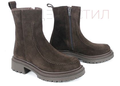 Дамски боти Luce Velluto от естествен велур в тъмнокафяв цвят с плюшен хастар и стабилно ходило с грайфер – стил и комфорт за зимата.