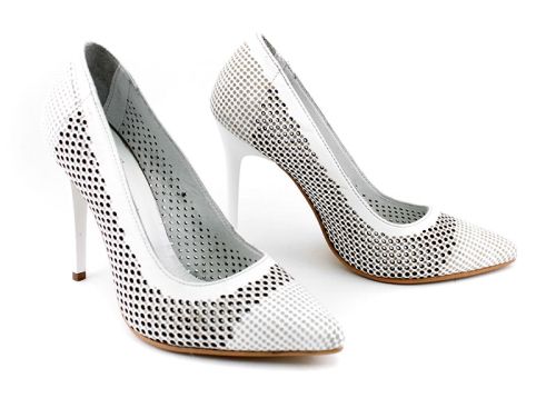 Pantofi eleganti de dama cu perforare in alb, model Jasmine.