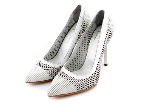 Pantofi eleganti de dama cu perforare in alb, model Jasmine.
