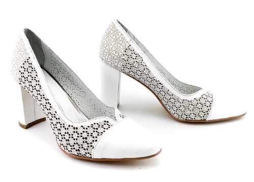 Pantofi eleganti de dama cu perforare in alb, model Perla.