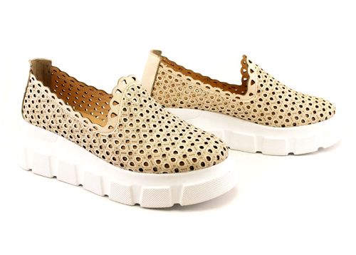 Дамски летни обувки от естествена кожа в бежово - Модел Зорница.