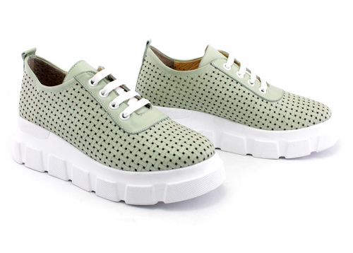 Дамски летни обувки от естествена кожа в резедаво - Модел Ласка.