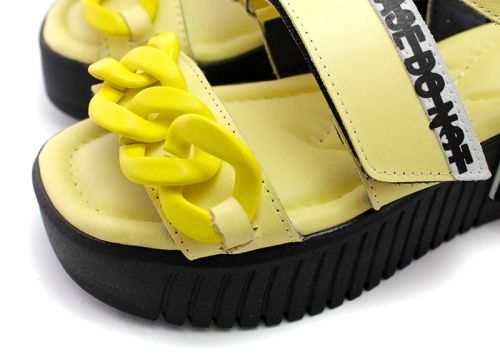 Sandale de dama pe platforma joasa de culoare galbena - Model Michaela
