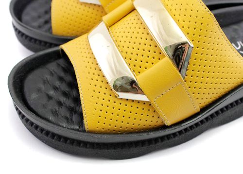 Papuci de dama in galben - model Rufina
