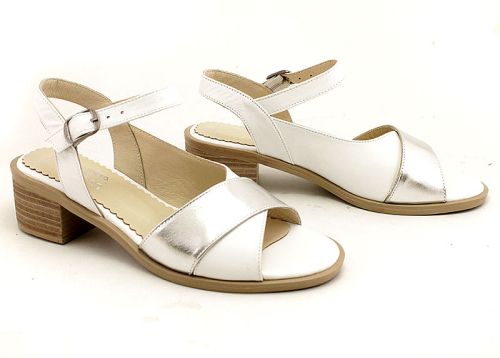 Sandale de dama din piele naturala alb si argintiu model Eurydice.