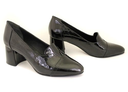 Pantofi formali dama din piele naturala lacuita de culoare neagra - Model Alexis.