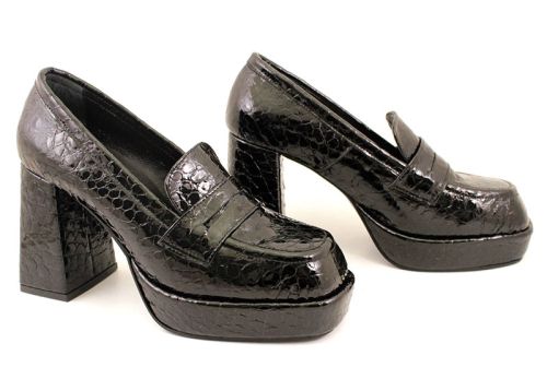 Pantofi de dama cu toc inalt din lac natural in negru - Model Mia.