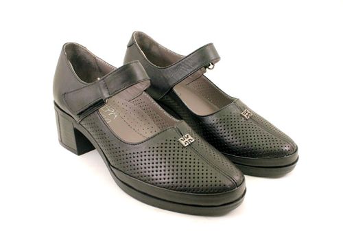 Дамски ежедневни обувки в черно - Модел  Бриана.