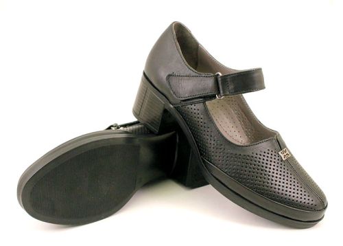 Дамски ежедневни обувки в черно - Модел  Бриана.