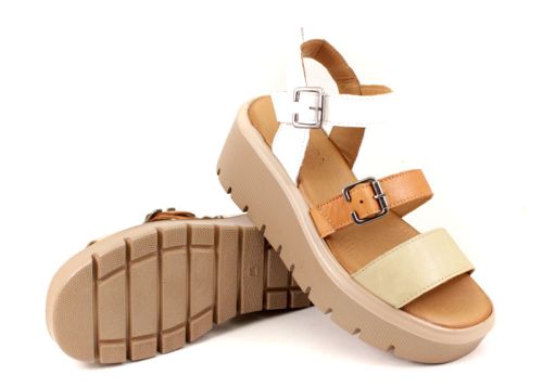 Дамски многоцветни сандали в светло кафяво и бяло - Модел Фелиция