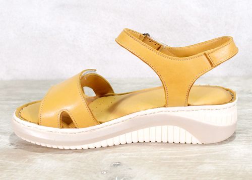 Дамски сандали в жълто - модел Ливия