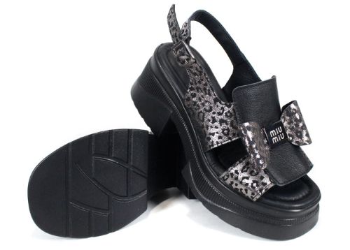 черни сандали от Пещера Стил – изглед отдолу