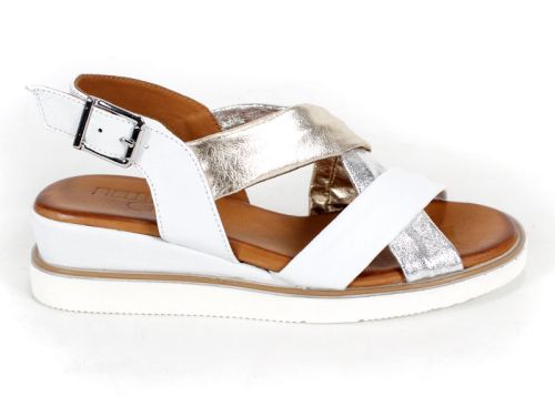 "Luccia" – Дамски сандали от естествена кожа с кръстосани каишки в бяло, златно и сребристо