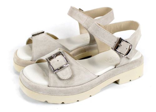 Дамски сандали Terra Vibe от естествен велур в бежово с катарами и платформа-2