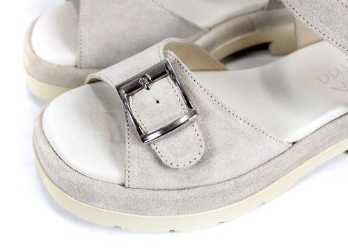 Дамски сандали Terra Vibe от естествен велур в бежово с катарами и платформа-5