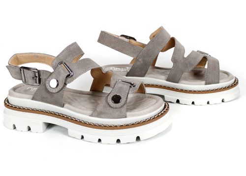 Terra Rise – Дамски сандали от естествен велур с ниска платформа | визон