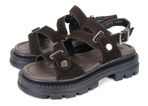 дамски сандали Terra Rise от естествен велур в тъмнокафяво с анатомична стелка и платформа с грайфер