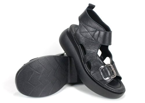 Дамски сандали Luna Forte от естествена кожа с черна платформа и катарама