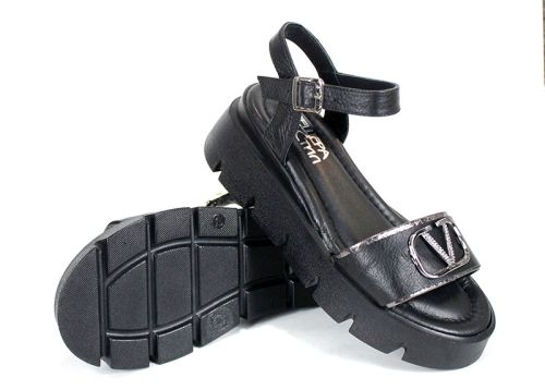 дамски сандали Noir Tempo от естествена кожа в черно с платинени елементи и средна платформа