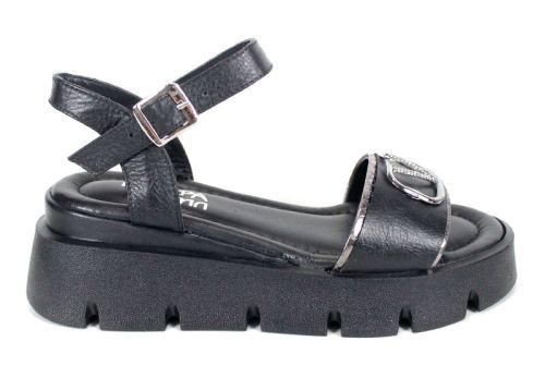 дамски сандали Noir Tempo от естествена кожа в черно с платинени елементи и средна платформа