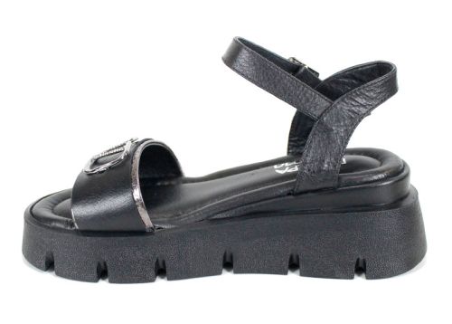 дамски сандали Noir Tempo от естествена кожа в черно с платинени елементи и средна платформа