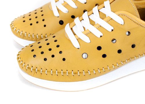 Дамски летни обувки Magia Notturna от жълта естествена кожа с перфорации