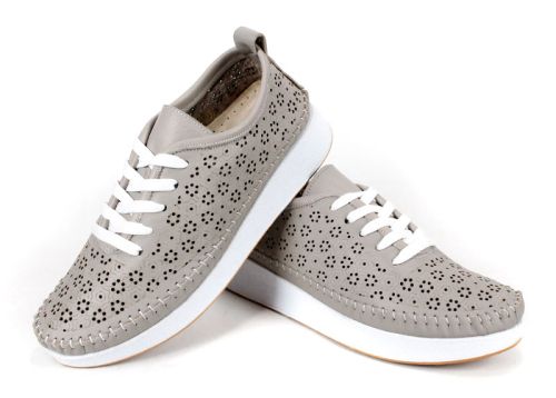 дамски летни обувки Magia Fiore от естествена кожа с перфорация и бяло гъвкаво ходило