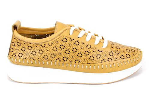 Дамски обувки Magia Fiore от естествена кожа в жълт цвят с флорална перфорация