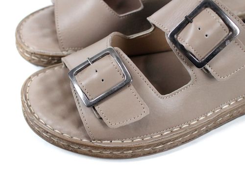 мъжки чехли от естествена кожа Brévia Note пясъчно бежови с токи