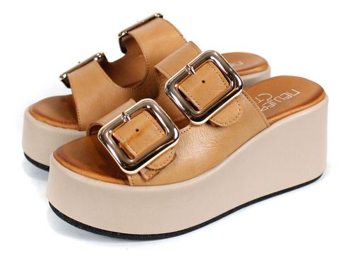 Дамски чехли от естествена кожа Caffè Leggero с катарами и платформа