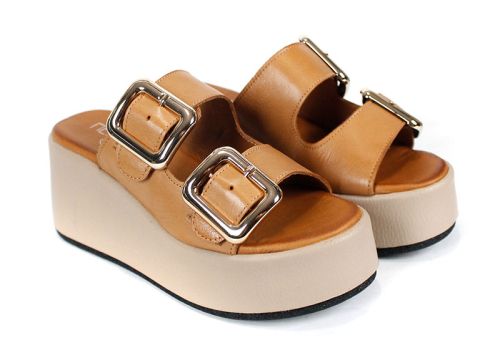 Дамски чехли от естествена кожа Caffè Leggero с катарами и платформа