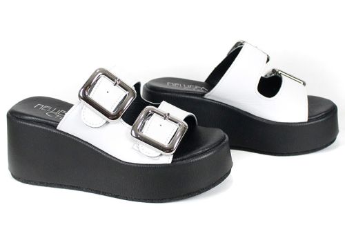 дамски чехли Caffè Leggero от естествена кожа в бяло с платформа