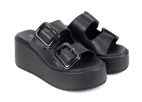 Дамски черни чехли Caffè Leggero от естествена кожа с катарами и платформа