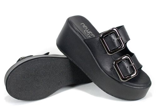 Дамски черни чехли Caffè Leggero от естествена кожа с катарами и платформа