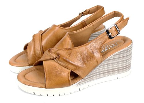 Дамски сандали от естествена кожа на клин ходило в светло кафяво - модел Валета