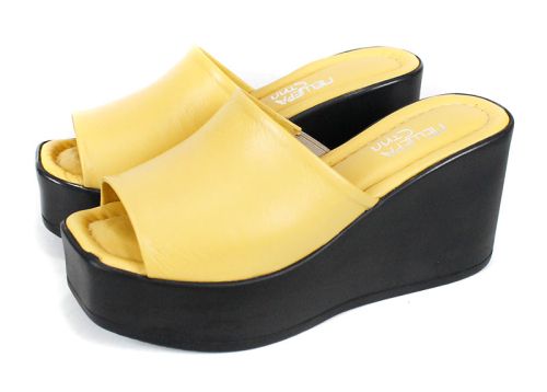 Дамско сабо Magia Notturna жълт цвят – естествена кожа и черна платформа