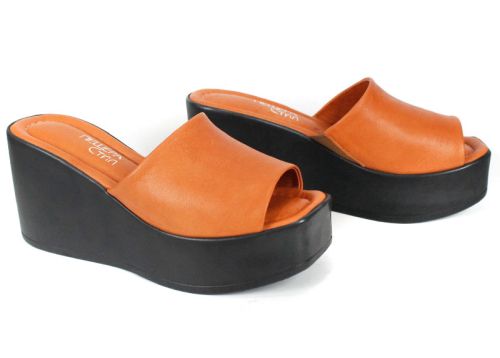 дамско сабо Magia Notturna керемиденокафяво естествена кожа с висока черна платформа