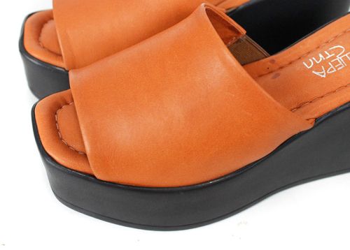 дамско сабо Magia Notturna керемиденокафяво естествена кожа с висока черна платформа