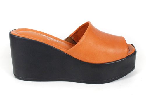 дамско сабо Magia Notturna керемиденокафяво естествена кожа с висока черна платформа