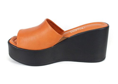 дамско сабо Magia Notturna керемиденокафяво естествена кожа с висока черна платформа