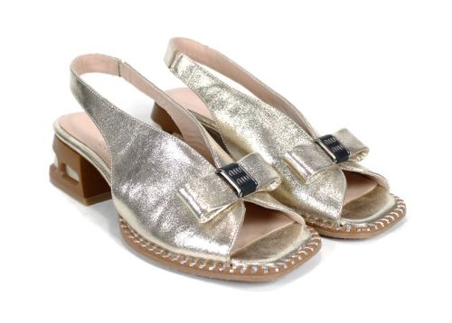 дамски златисти сандали от естествена кожа с отворена пета модел Lucia Forte