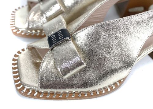 дамски златисти сандали от естествена кожа с отворена пета модел Lucia Forte